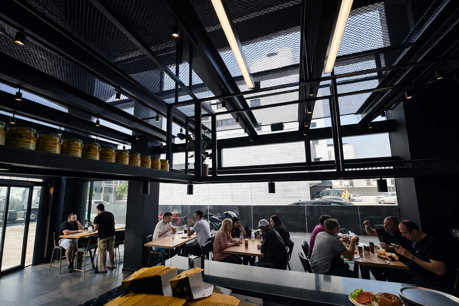 Full restaurant in service